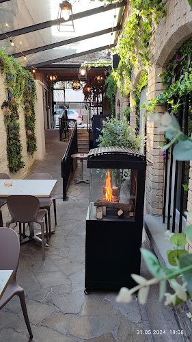 Opinii despre Shades Bar & Grill în Cavan - Hospitality and gastronomy