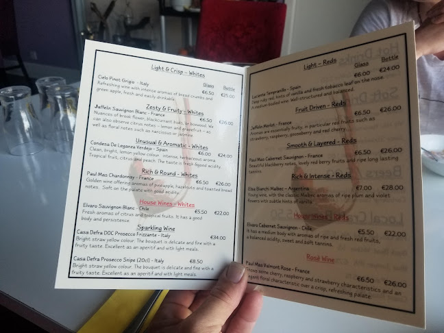 The Coast Lodge, Restaurant and Bed & Breakfast - Hospitality and gastronomy