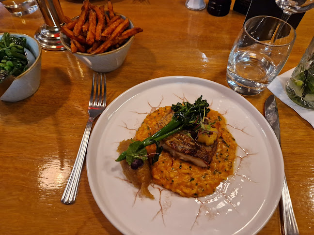 Oak Room Restaurant - Hospitality and gastronomy