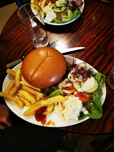 Opinii despre Larkin's Pub, Restaurant & B&B în Tralee - Hospitality and gastronomy