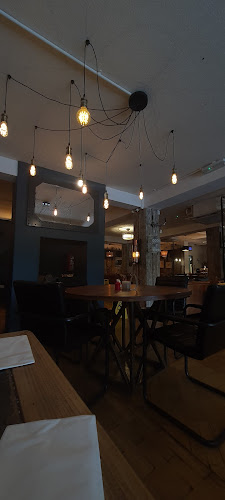 Comentarii opinii despre Hook & Ladder Corbally