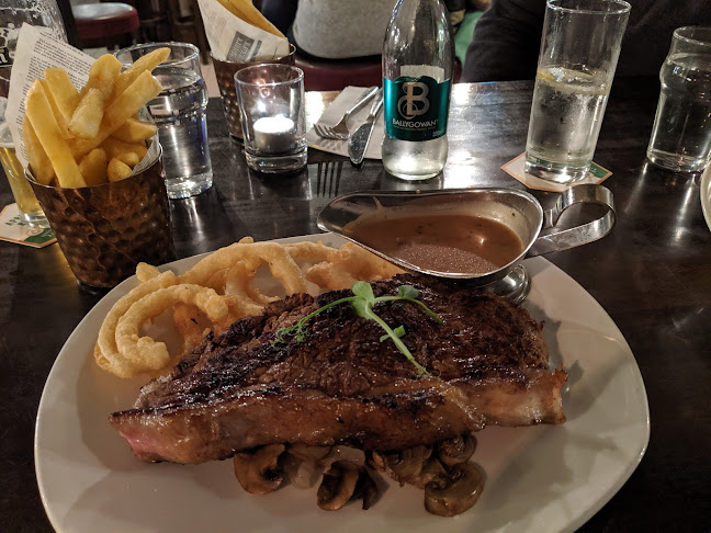 The Amethyst Bar - Hospitality and gastronomy