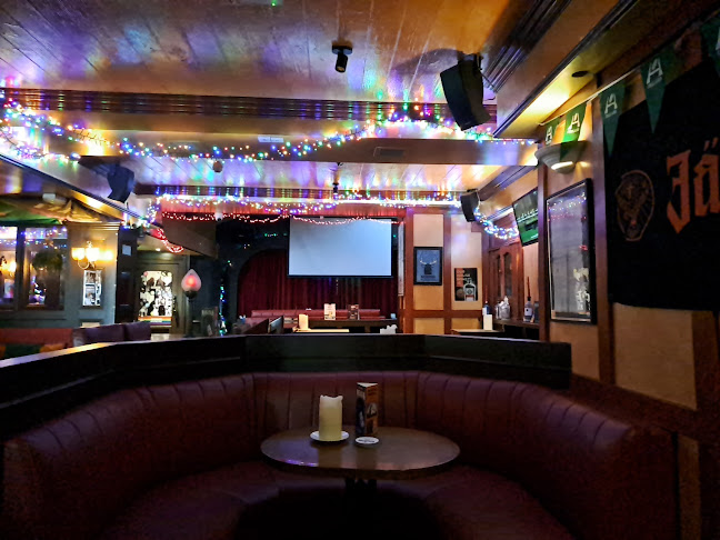 Comentarii opinii despre The Poor Relation