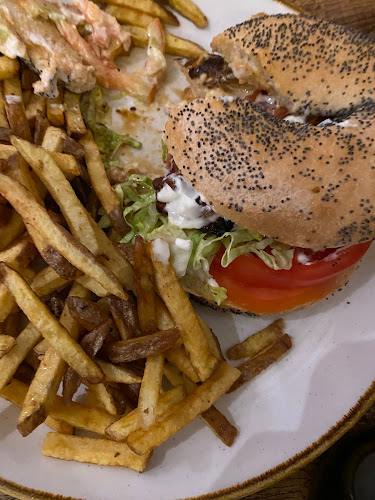 Comentarii opinii despre Hungry Bear Cafe/ Restaurant