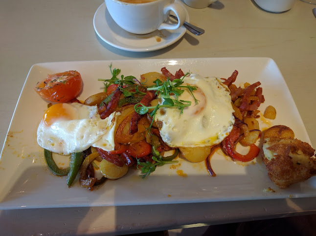 Elm Café - Hospitality and gastronomy