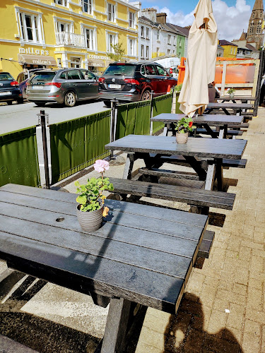 Guy's Seafood Bar Clifden