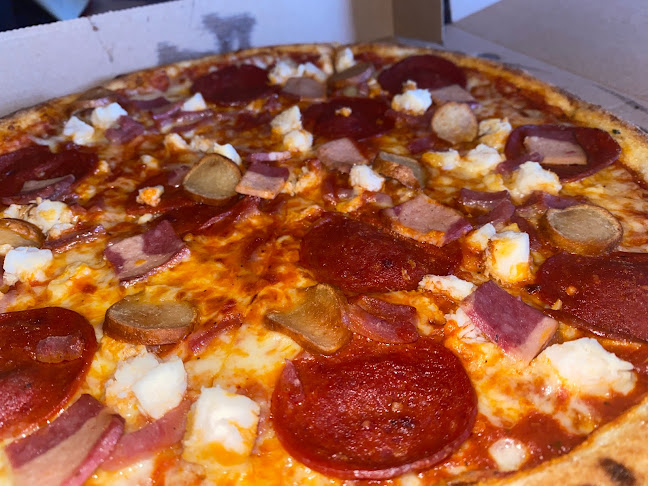 La Rosa Pizzeria - Hospitality and gastronomy