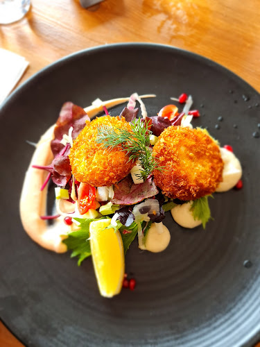 Beehive Crafts and Gifts - Hospitality and gastronomy