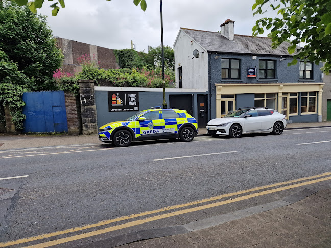 Monroes Pizza Pizza - Westport