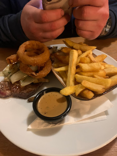 Opinii despre McCarthys Pub Restaurant and Undertaker în Clonmel - Hospitality and gastronomy