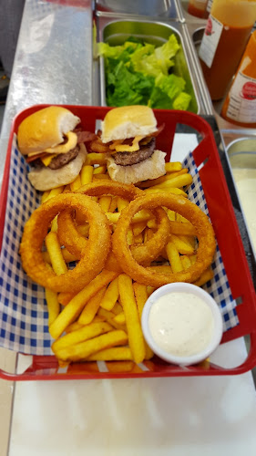 Eddie Rocket's - Hospitality and gastronomy