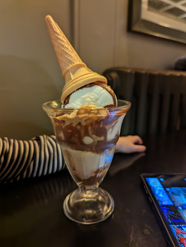 Whytes Bar and Restaurant - Hospitality and gastronomy