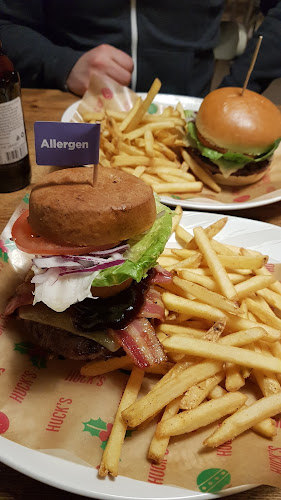 Comentarii opinii despre Huck's American Bar and Grill