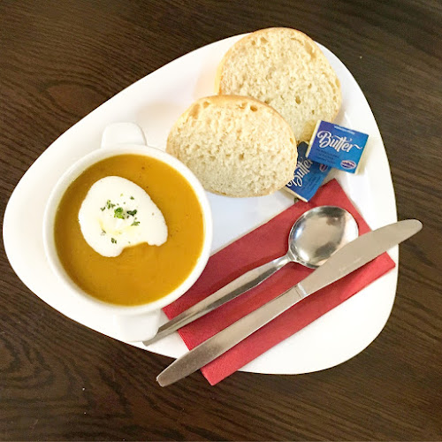 Comentarii opinii despre The Square Kitchen