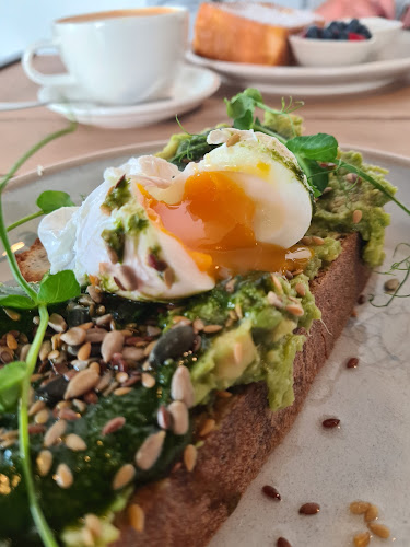 Comentarii opinii despre No13 The Factory