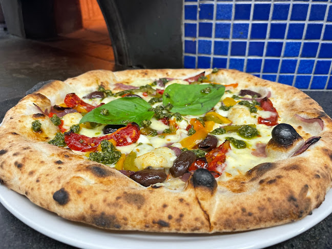 Penguin Moto Grill - Hospitality and gastronomy