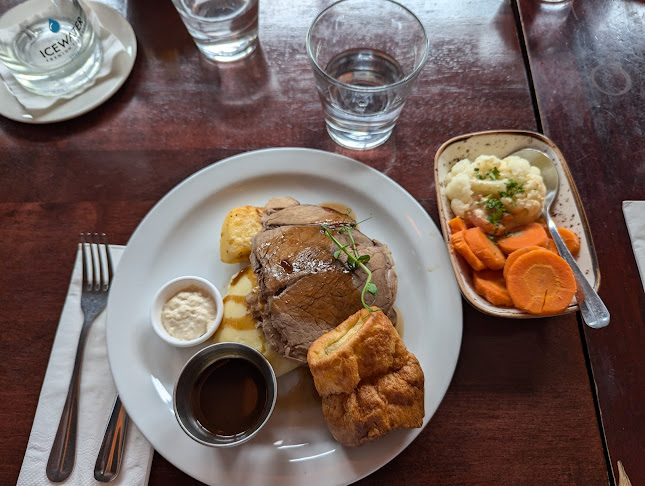 Comentarii opinii despre Silken Thomas & Accommodation