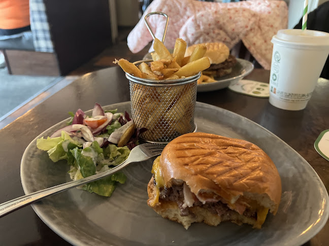 Pat Collins Bar - Hospitality and gastronomy