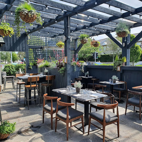 The Dew Drop Inn & Brewhouse