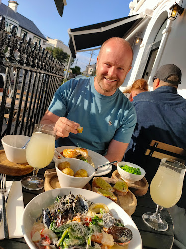 BlackCat - wine - tapas - rooms - Hospitality and gastronomy