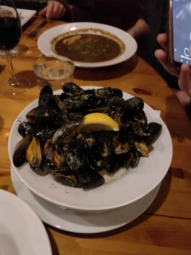 Opinii despre Joe Watty's Pub & Seafood Bar în Aran Islands - Hospitality and gastronomy