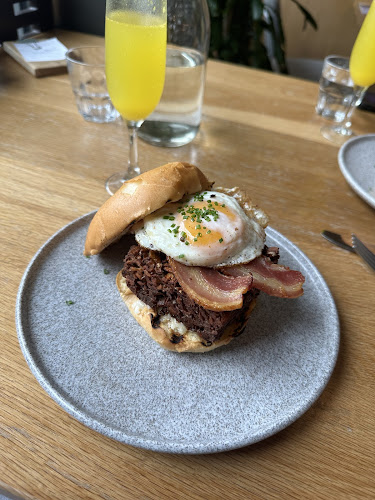 Opinii despre The Bookshelf at The Elysian în Cork - Hospitality and gastronomy