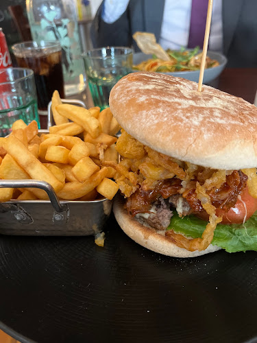 Nosh - Hospitality and gastronomy