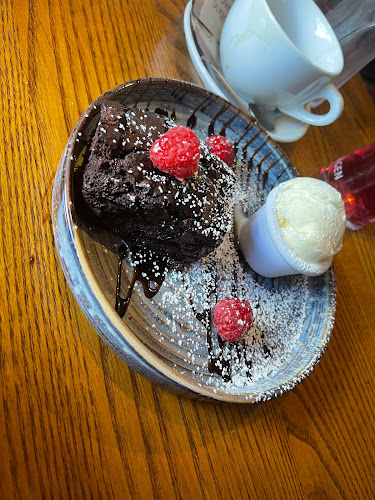 The Moorings Guesthouse & Seafood Restaurant @ The Bridge Bar