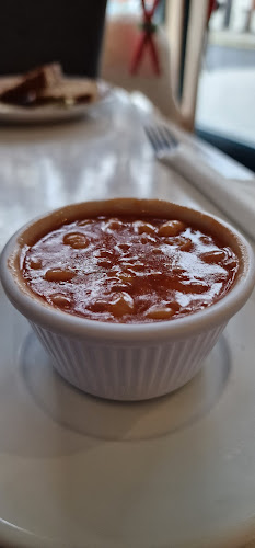 Comentarii opinii despre Dora May's Catering