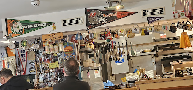 Scotty's Burgers and Wings - Hospitality and gastronomy