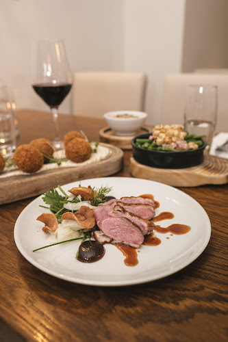 Opinii despre BlackCat - wine - tapas - rooms în Galway - Hospitality and gastronomy