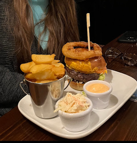 Opinii despre Pilot Bar în Enniscrone - Hospitality and gastronomy