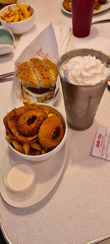 Comentarii opinii despre Shake Dog