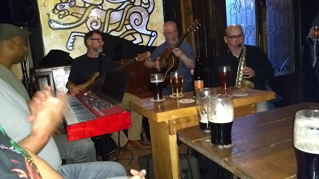 Shoot the Crows - Hospitality and gastronomy