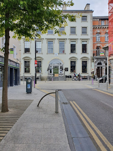 Comentarii opinii despre The Parlour Vintage Tea Rooms