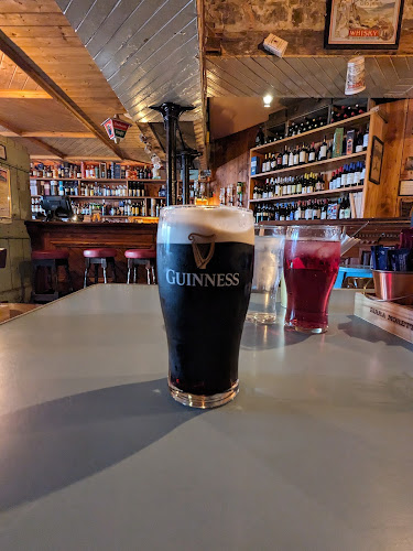 Skellys Bar & Guest House