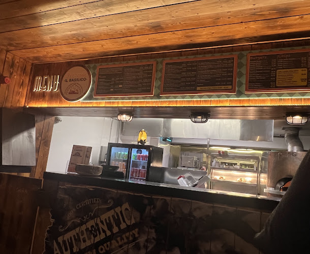 Pizzeria Il Basilico - Hospitality and gastronomy