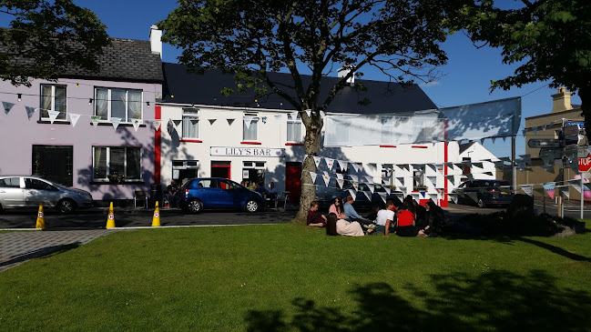 Lily's Bar, Malin Town - Hospitality and gastronomy