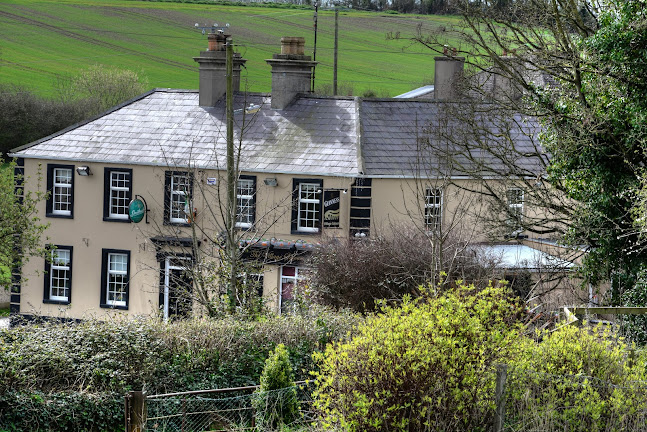 the village saloon - Hospitality and gastronomy