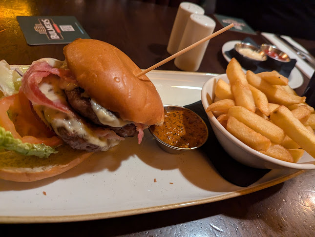 The Front Door Pub - Hospitality and gastronomy