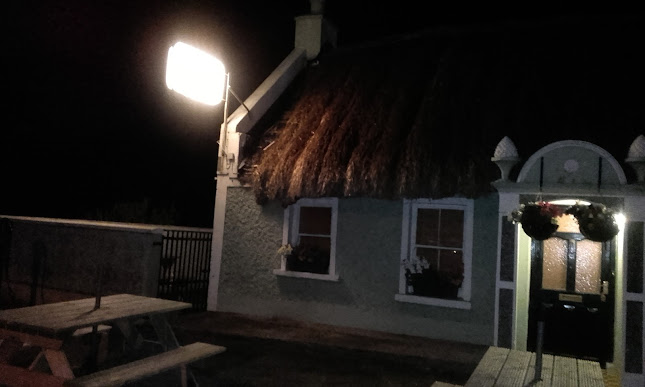 Comentarii opinii despre The Cave Bar