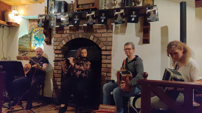 McGinleys Bar - Hospitality and gastronomy