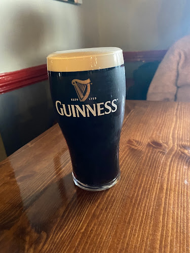 Skellys Bar & Guest House - Hospitality and gastronomy