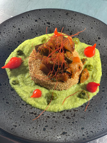 Larry & Nora's - Hospitality and gastronomy