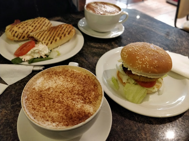 Mr Chippie Station Roundabout - Hospitality and gastronomy