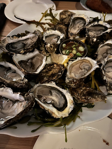 Oscars Seafood Bistro - Hospitality and gastronomy