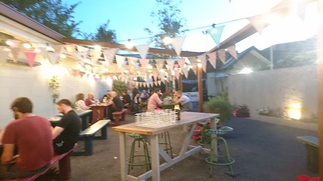 The White Horse Gastropub & Music Venue - Hospitality and gastronomy