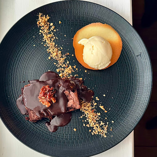 BlackCat - wine - tapas - rooms - Galway