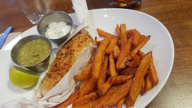 Comentarii opinii despre Huck's American Bar and Grill