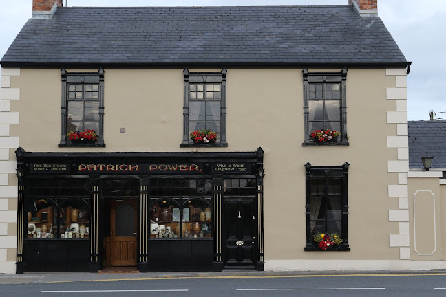 Power's Pub, Bar, Lounge & Beer Garden - Hospitality and gastronomy